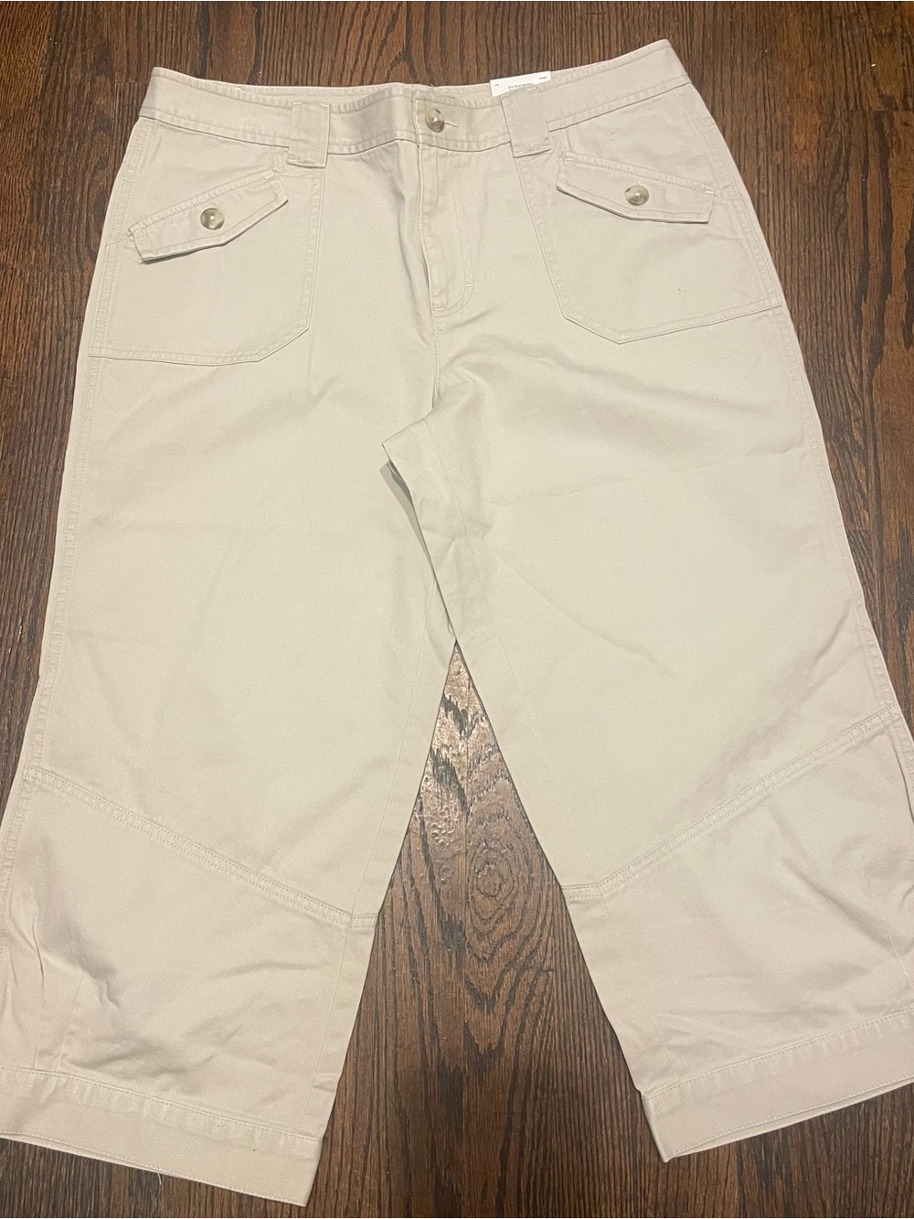 Sonoma Women's  casual Light Khaki Capris size 12 NWT 100% cotton
